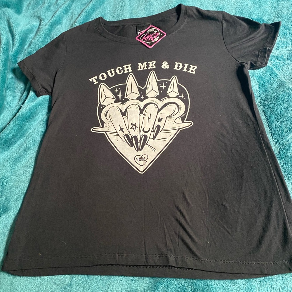 Black Graphic Tee with 'Touch Me & Die' Print